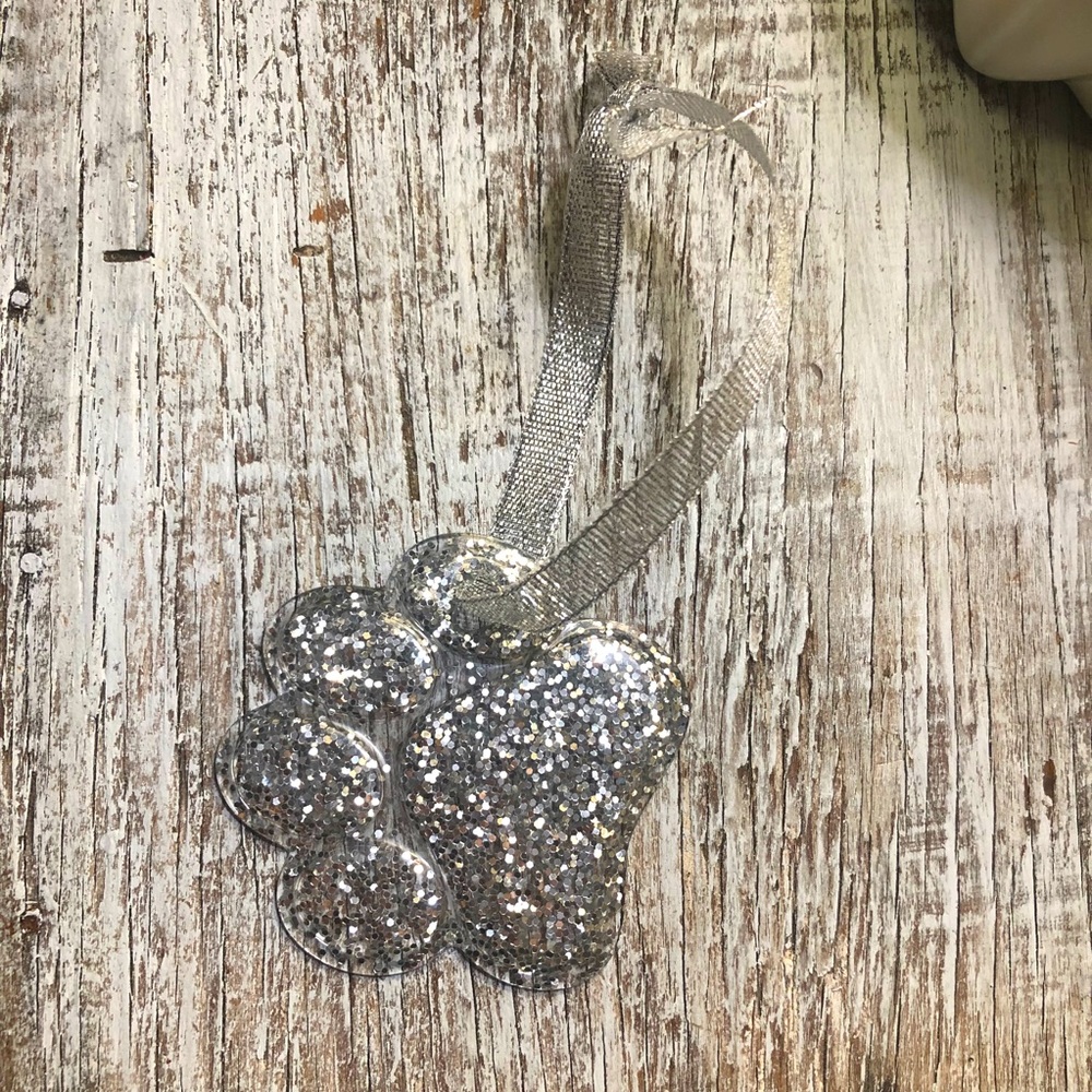 🐾 Paw Print Pet Christmas Ornament - Silver Glitter